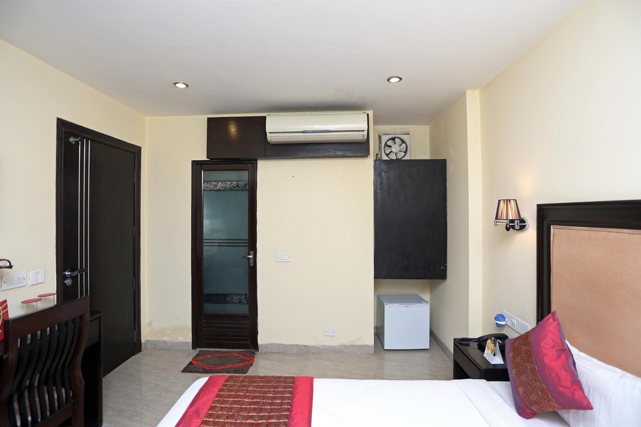 Oyo 714 Hotel De Plaza New Delhi Exteriör bild